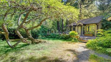 Rumah (2 Bedrooms) | Bagian depan properti