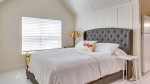 Bed sheets - Stillwater Studio Loft Near Boone Pickens Stadium! (Stillwater)