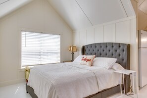 Bed sheets - Stillwater Studio Loft Near Boone Pickens Stadium! (Stillwater)