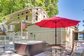 Interior - Hot Tub & Boat Dock: Lovely Lake Lure Retreat (Lake Lure)