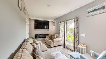 Apartment (2 Bedrooms) | Front of property