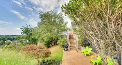 Mountville Rental w/ Private Patio & Gas Grill!