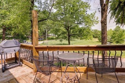 Boat Slip + Screened Porch: Warsaw Cabin Retreat