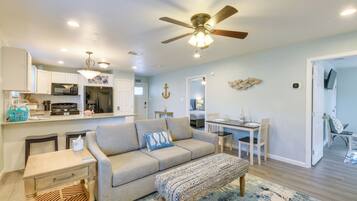 Cottage (2 Bedrooms) | Front of property