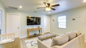 Cottage (2 Bedrooms) | Interior