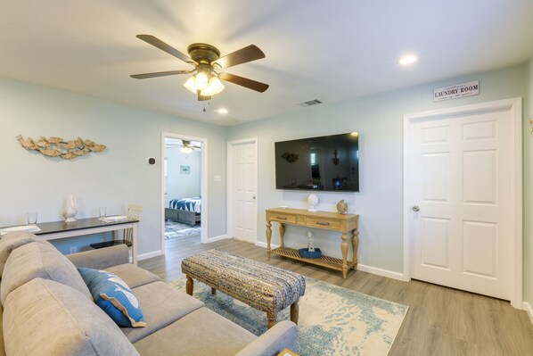 Cottage (2 Bedrooms) | Interior - Heron Bay Cottage w/ Patio in Rockport! (Rockport)