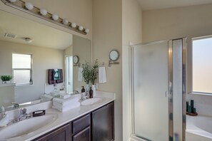 House (3 Bedrooms) | Interior - Family-friendly Killeen Home w/ Covered Patio! (Killeen)