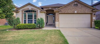 Family-friendly Killeen Home w/ Covered Patio!