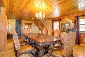 Interior - Near Sitgreaves Natl Park: High Country Farmhouse (Overgaard)