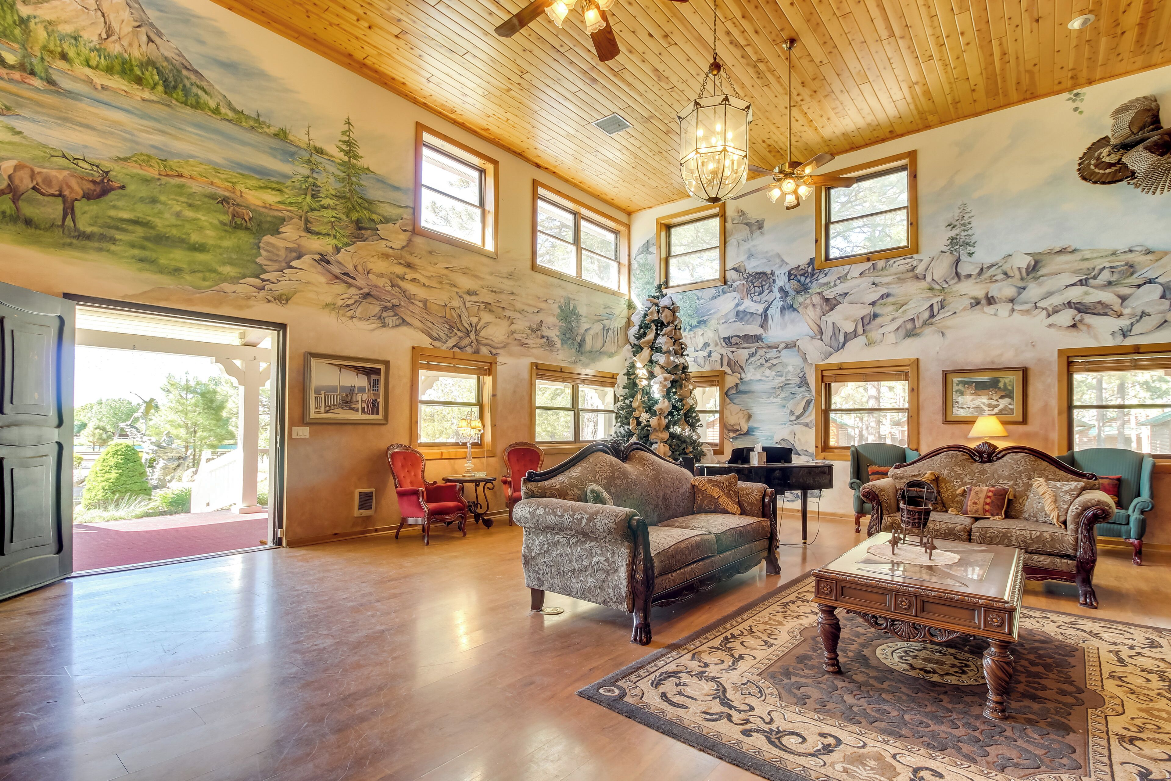 House (5 Bedrooms) | Interior