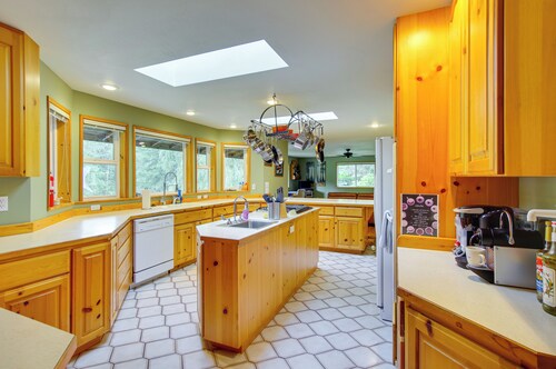 Riverfront Rental w/ Deck: 4 Mi to Wallace Falls!