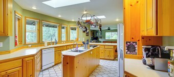 Riverfront Rental w/ Deck: 4 Mi to Wallace Falls!