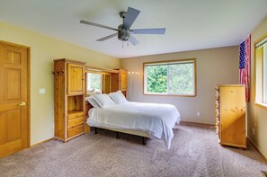 House (3 Bedrooms) | Interior - Riverfront Rental w/ Deck: 4 Mi to Wallace Falls! (Sultan)