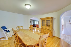 Interior - Riverfront Rental w/ Deck: 4 Mi to Wallace Falls! (Sultan)