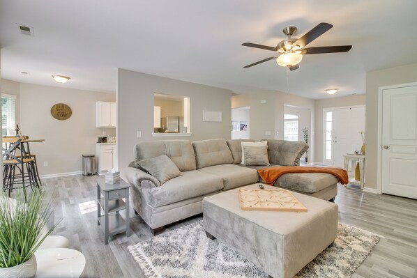 House (3 Bedrooms) | Interior
