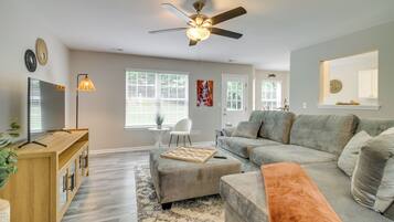 House (3 Bedrooms) | Interior