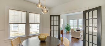 Walk to Bergfeld Park: 1928 Azalea District Home