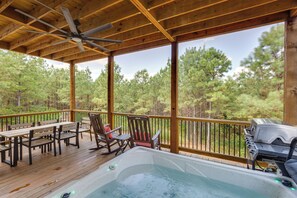 House (3 Bedrooms) | Interior - Luxe Broken Bow Cabin: Hot Tub & Outdoor Fireplace (Broken Bow)
