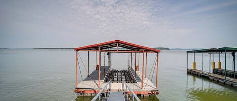 Rumah (4 Bedrooms) | Bagian depan properti