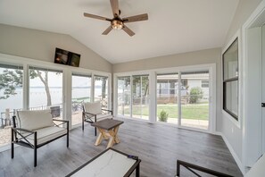House (4 Bedrooms) | Interior - Waterfront Grove Retreat w/ Dock: 'cedar Ridge' (Grove)