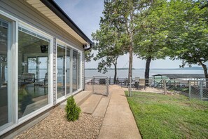 House (4 Bedrooms) | Interior - Waterfront Grove Retreat w/ Dock: 'cedar Ridge' (Grove)