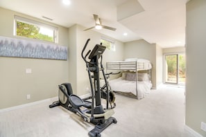 House (5 Bedrooms) | Interior