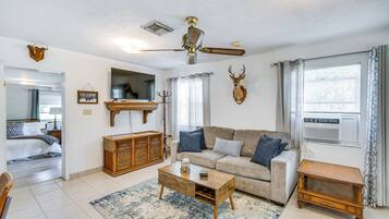 House (1 Bedroom) | Interior