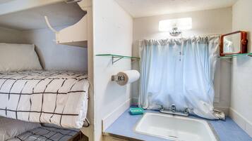 House (1 Bedroom) | Interior
