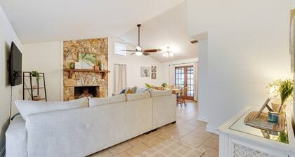 Winter Haven Retreat w/ Private Pool!