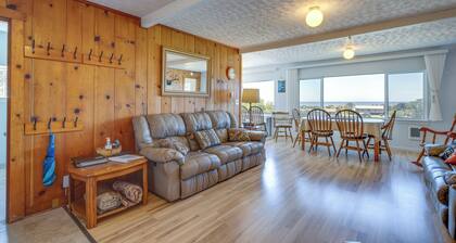 Peaceful Cloverdale Home - Walk to Winema Beach