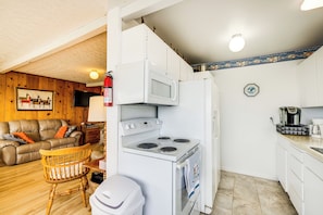 House (2 Bedrooms) | Interior