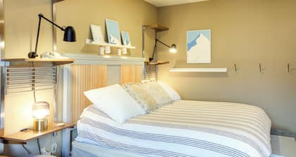 Pet-friendly Silver Mountain Studio: Mountain View
