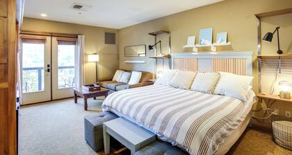Pet-friendly Silver Mountain Studio: Mountain View