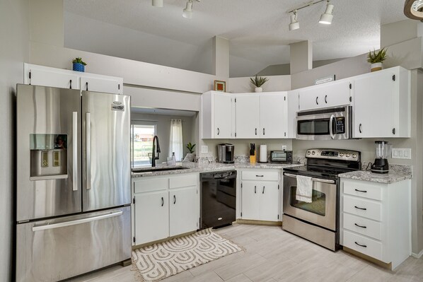 Interior - Family-friendly Winter Haven Home w/ Pool! (Winter Haven)