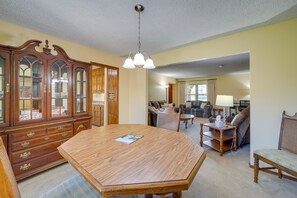 Interior - Quiet Oklahoma Home - Close to Golf Courses! (Bixby)