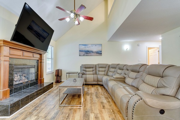 House (4 Bedrooms) | Front of property