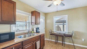 Rumah (2 Bedrooms) | Interior