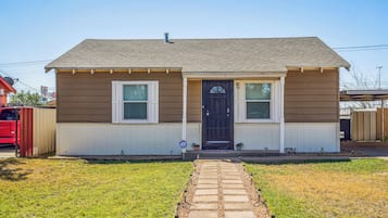 House (2 Bedrooms) | Front of property