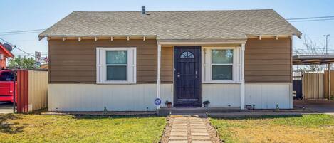 House (2 Bedrooms) | Front of property