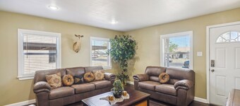 Quaint Midland Home ~ 1 Mi to Downtown!