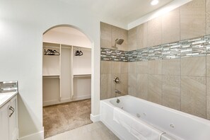 Bathroom - Twin Falls Vacation Rental w/ Yard < 3 Mi to Town! (Twin Falls)