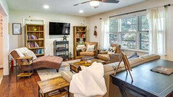 DVD player, books