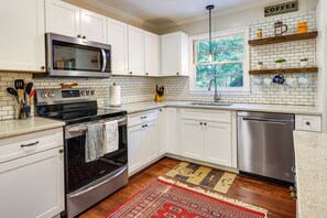 Microwave, oven, stovetop, dishwasher - Southern Pines Vacation Rental w/ Deck & Grill! (Southern Pines)