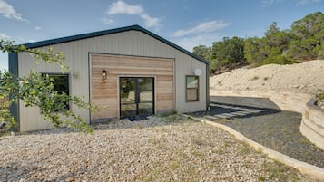 House (4 Bedrooms) | Front of property
