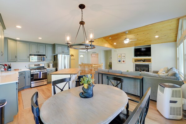 House (3 Bedrooms) | Interior