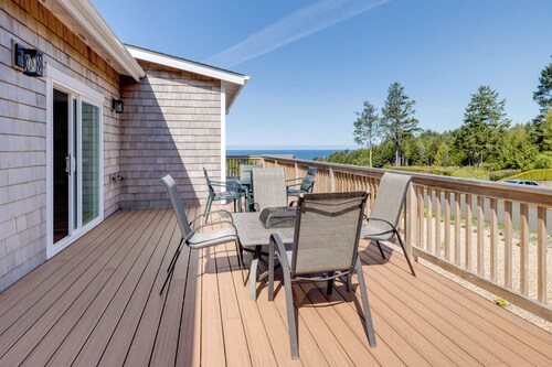 Modern Arch Cape Home: Ocean View, Steps to Beach!