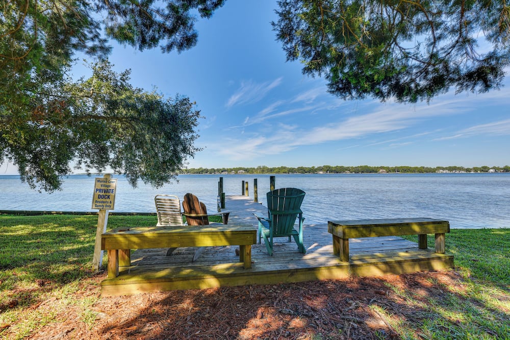 Niceville Retreat w/ Boat Dock, Golf Course & Pool - Villa Tasso, FL