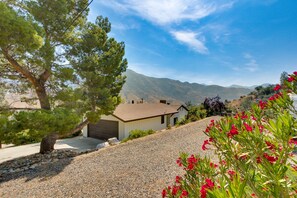 Exterior - Stunning Kernville Home w/ Patio & Epic Views! (Kernville)