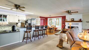 House (2 Bedrooms) | Interior