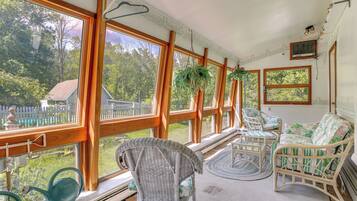 House (5 Bedrooms) | Interior